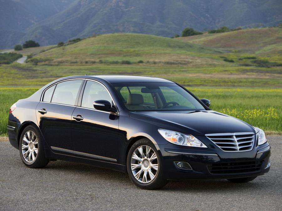  Hyundai Genesis 2008 года  (US) (фото 15 из 19)